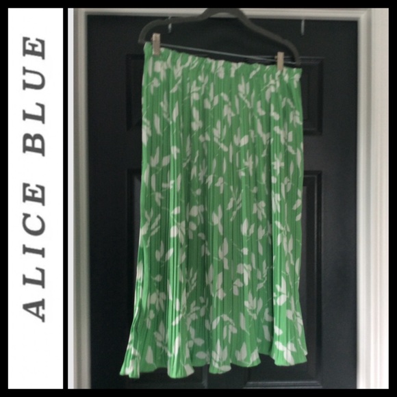 NWOT Alice Blue Pleated Midi Skirt - Picture 2 of 6